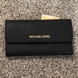 ⭐️ Brand New Michael Kors JetSet Trifold Wallet ⭐️
